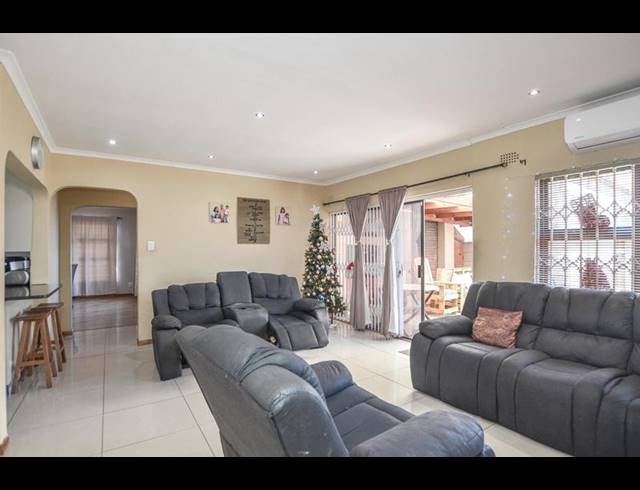 3 BEDROOM HOUSE FOR SALE IN GLENLILY